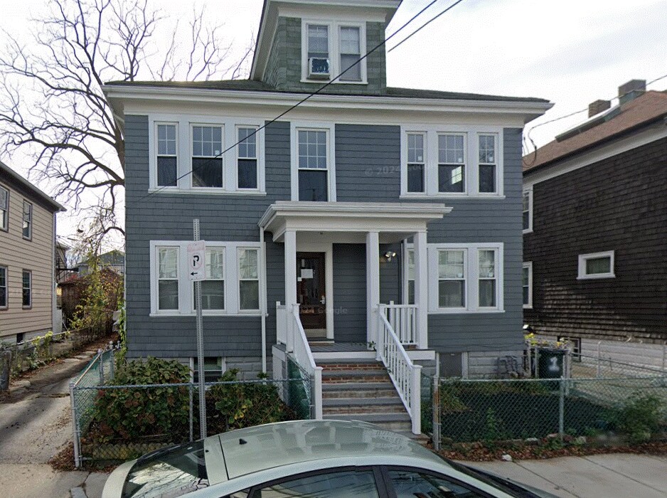 Building Photo - 68 Belden St