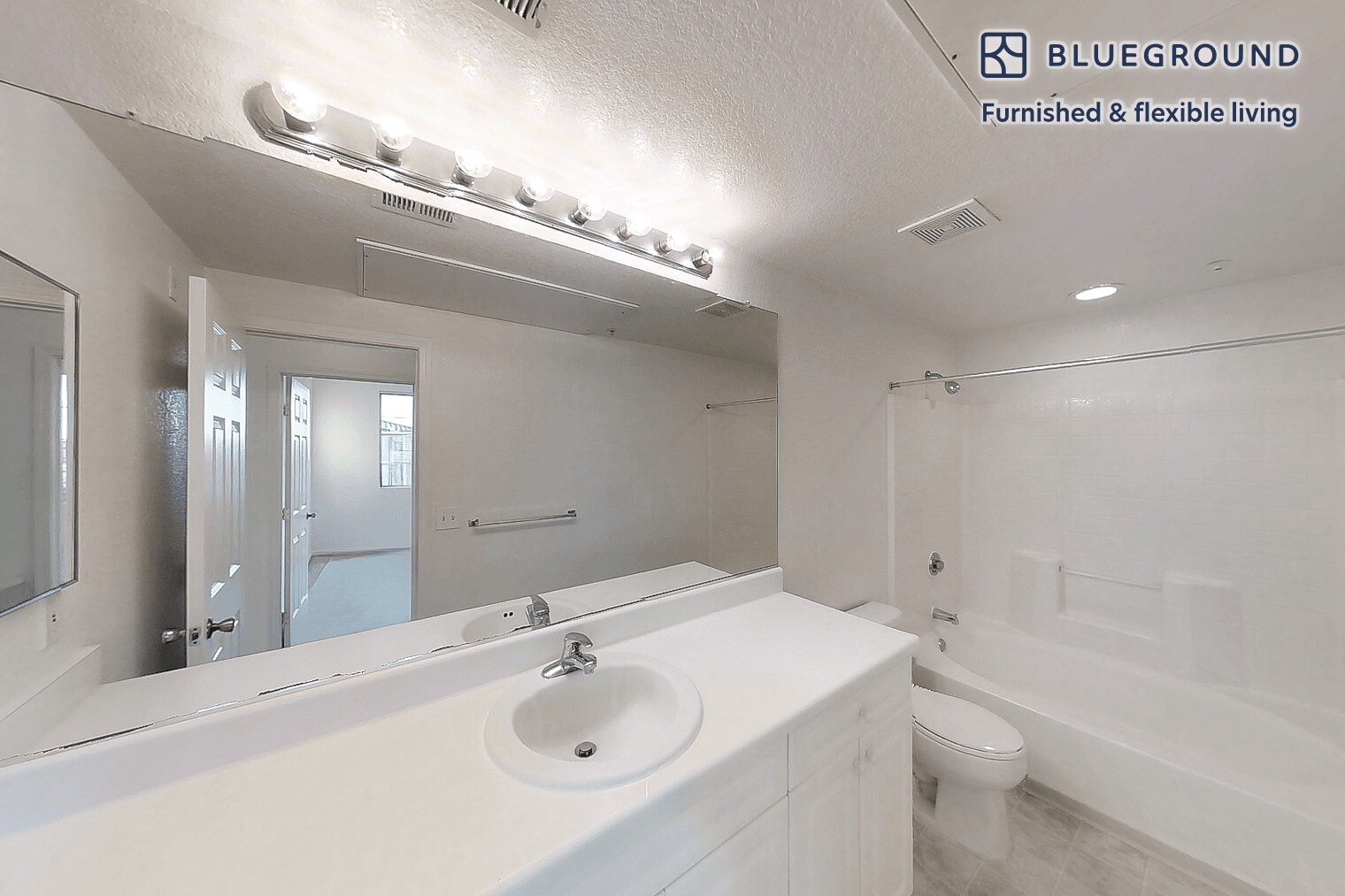 Building Photo - 3200 Rubino Dr