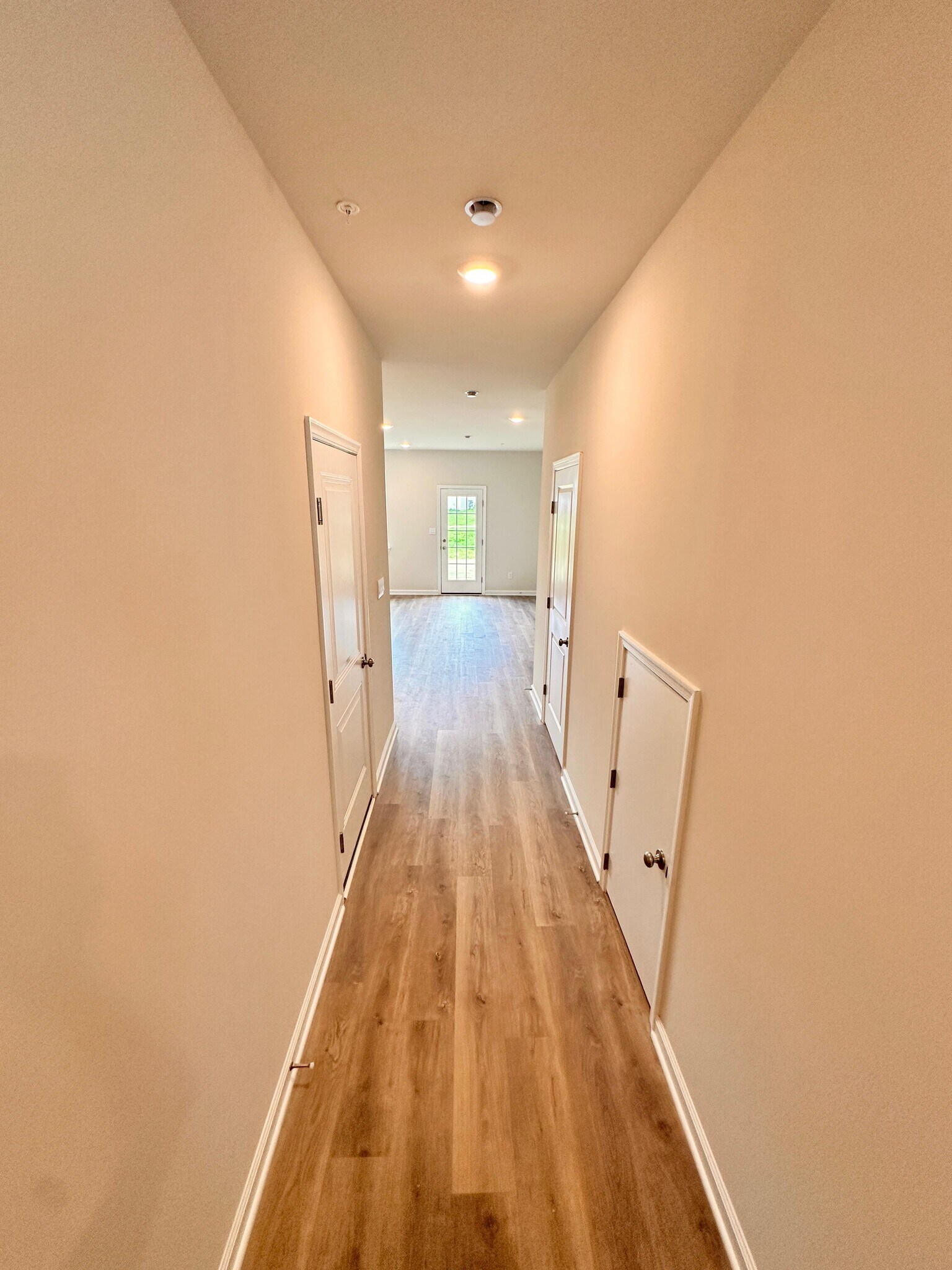Building Photo - 1216 Susan Cir