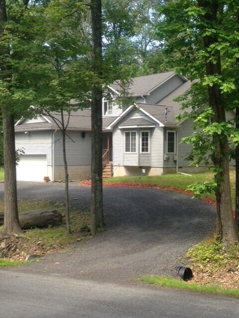 Primary Photo - 264 Whippoorwill Dr