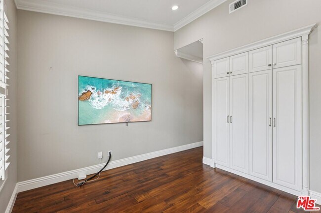 Building Photo - 27048 Triumph Ave