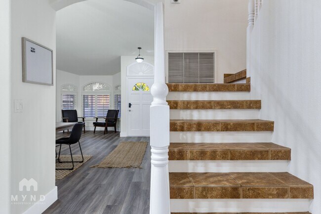 Building Photo - 3808 N Sawtooth Cir