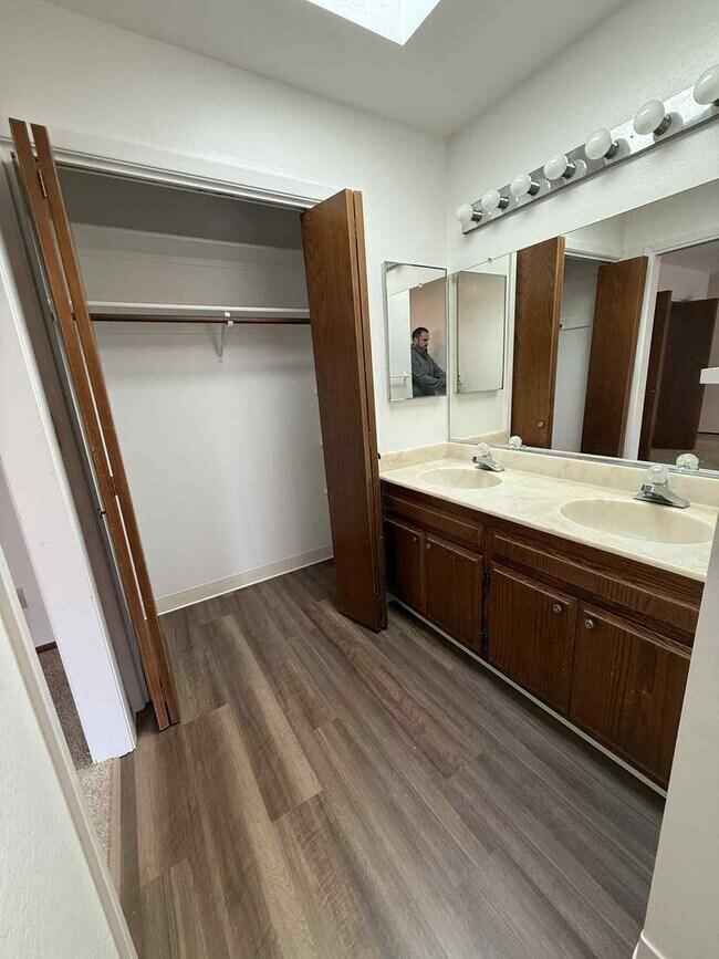 Building Photo - Spacious West Menlo Park Home for Rent