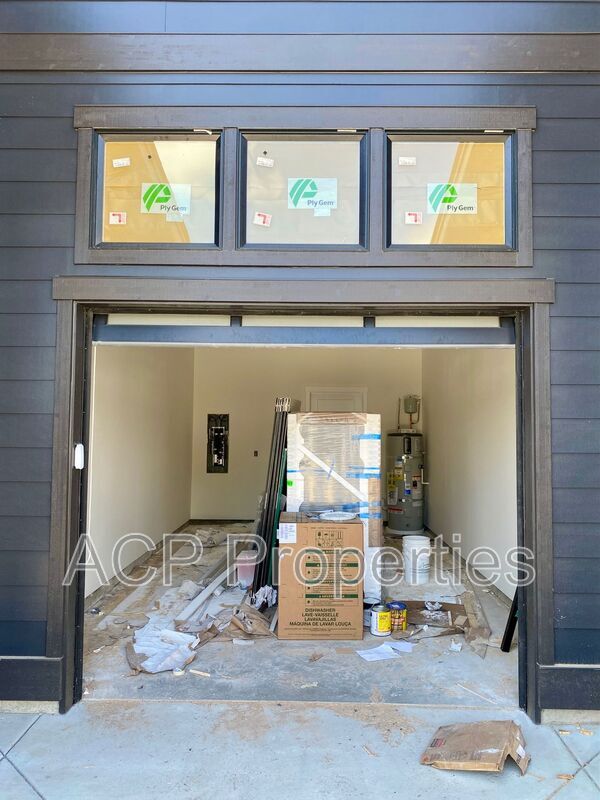 Building Photo - 1318 Bradley Ct