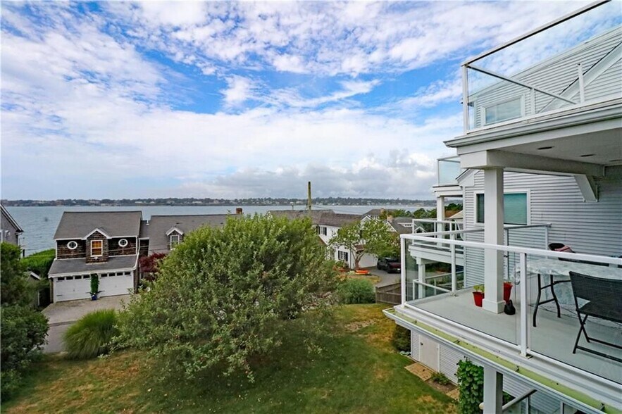 Building Photo - 249 Tuckerman Ave