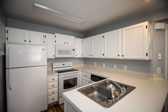 Building Photo - 3565 Windmill Dr