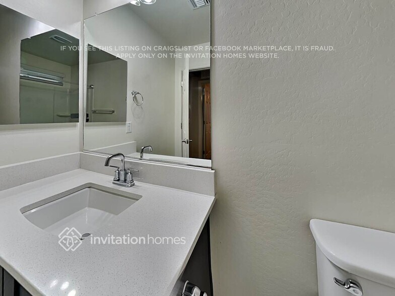 Building Photo - 16436 W La Ventilla Way