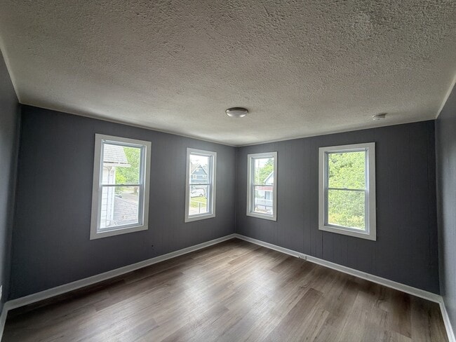 Building Photo - 4144 Hyde Ave