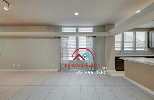 Building Photo - Available Now: 3 bed/2 Bath in Desirable B...