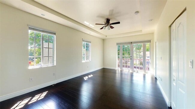 Building Photo - 632 NE 20th St