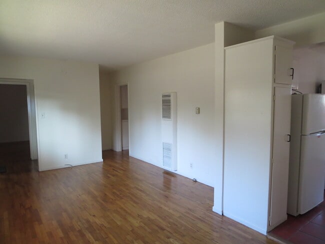 Living room - 502 Indiana Ave