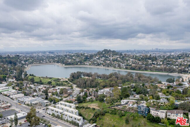 Building Photo - 2279 India St