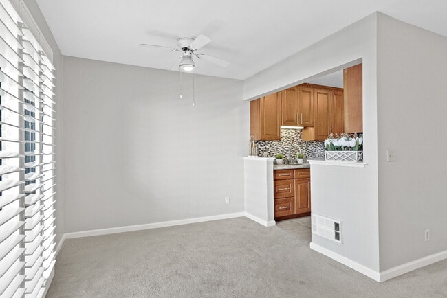 Building Photo - 914 Beach Park Blvd