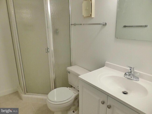 Building Photo - 2916 S Buchanan St