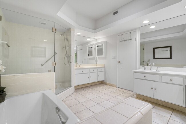 Building Photo - 1531 Camden Ave