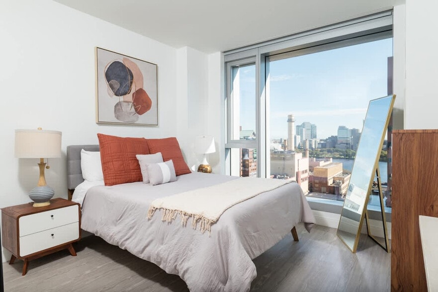 Building Photo - 56 Beach St