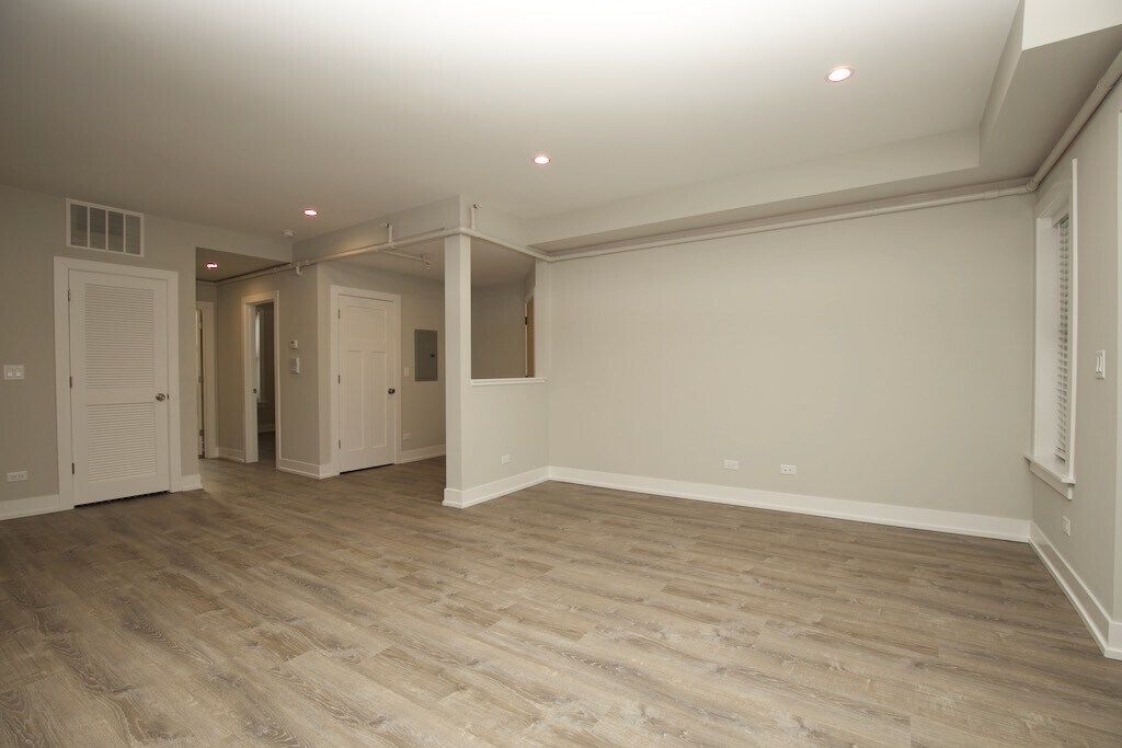 Building Photo - 1005 Crain St