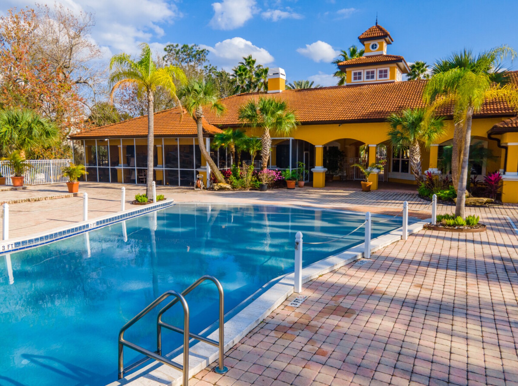 Building Photo - 5475 Vineland Rd