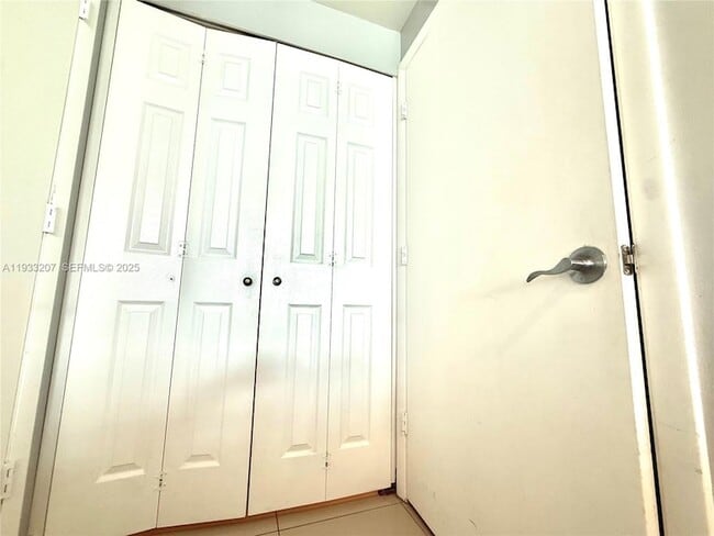 Building Photo - 253 NE 2nd St