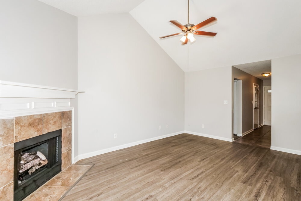 Building Photo - 1651 Thomas St