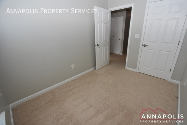 Building Photo - 37 Harbour Heights Dr