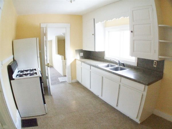 Building Photo - NE 2 bed upstairs at 1552 Coit