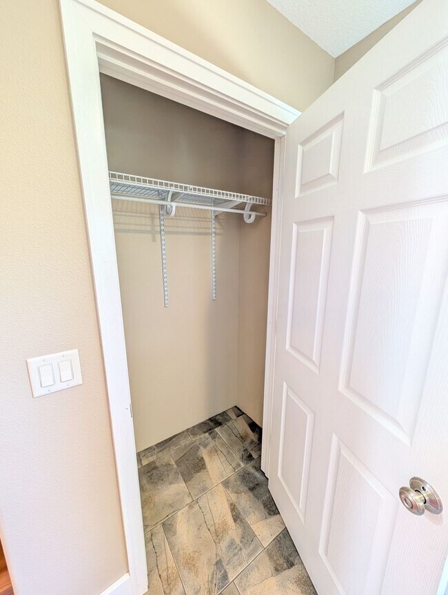 Building Photo - 4 Bed/2.5 Bath Multnomah Village Stunner w...