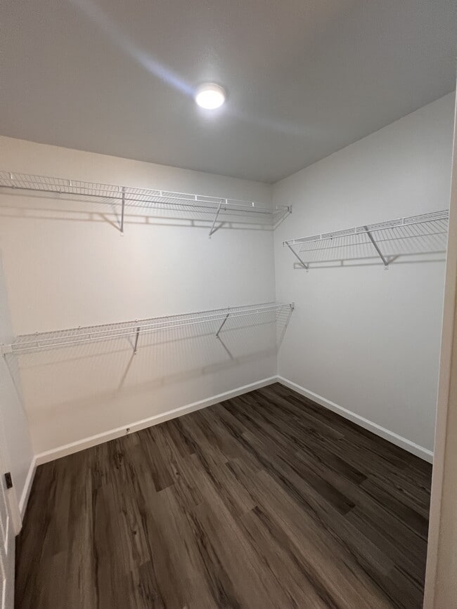 Building Photo - 209 Millersburg St