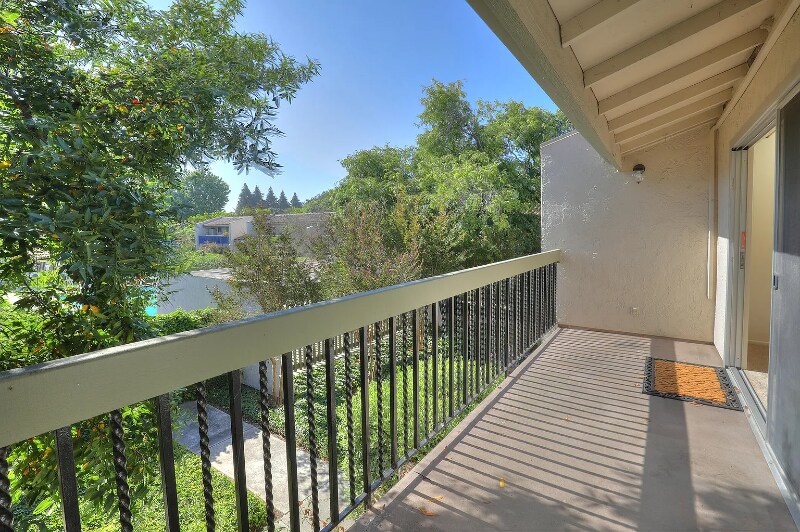 Building Photo - 5518 Armitos Ave