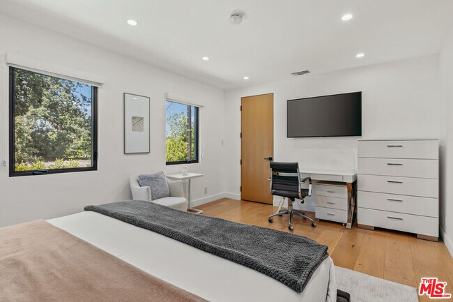 Building Photo - 17045 Otsego St