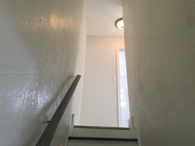Building Photo - 1542 NW 35th St