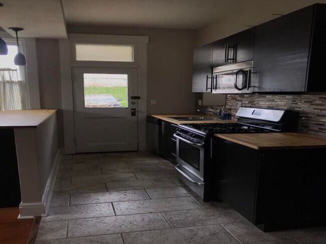 Building Photo - Available June 2026 - Gorgeous Mt. Washington Home w/ Lots of Charm!