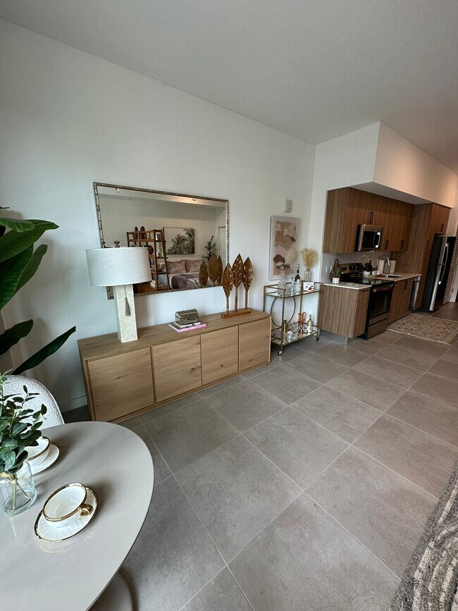 Building Photo - 28 NE 1st Ct