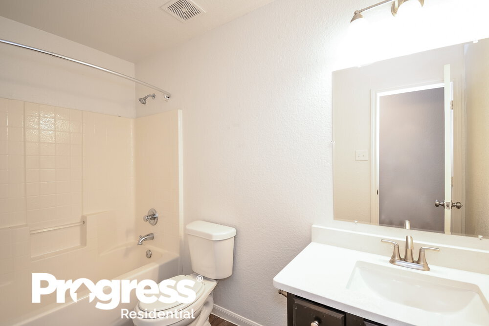 Building Photo - 135 Tonkawa Canyon Dr