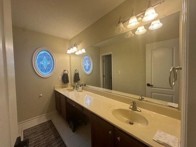 Building Photo - Carolina Lakes Gated Community!!