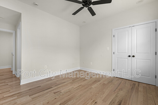 Building Photo - 903 S Decker Ave