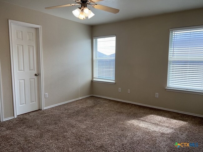 Building Photo - 309 Viola Dr