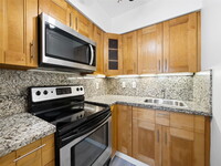 Building Photo - 1816 E Oakland Park Blvd