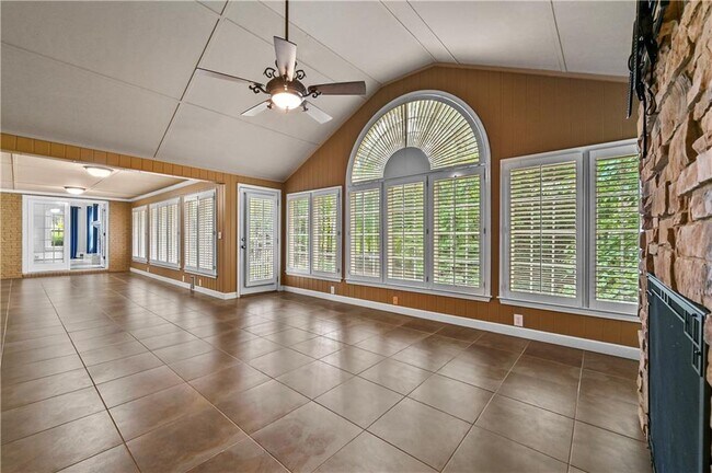 Building Photo - 860 Cramac Dr