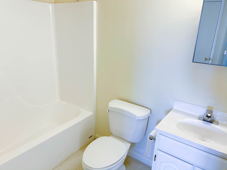 Building Photo - 2800 Houston St