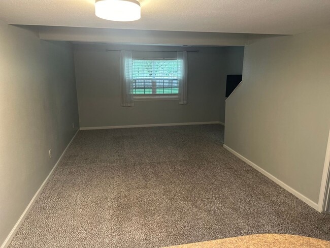 Building Photo - 2-Bedroom, 2-Bathroom End Unit Condo with ...