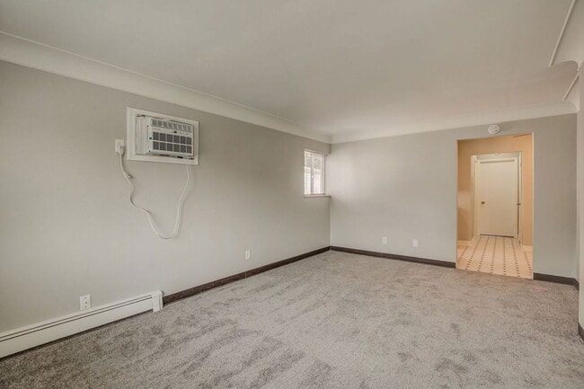 Building Photo - 522 Elliott Ave