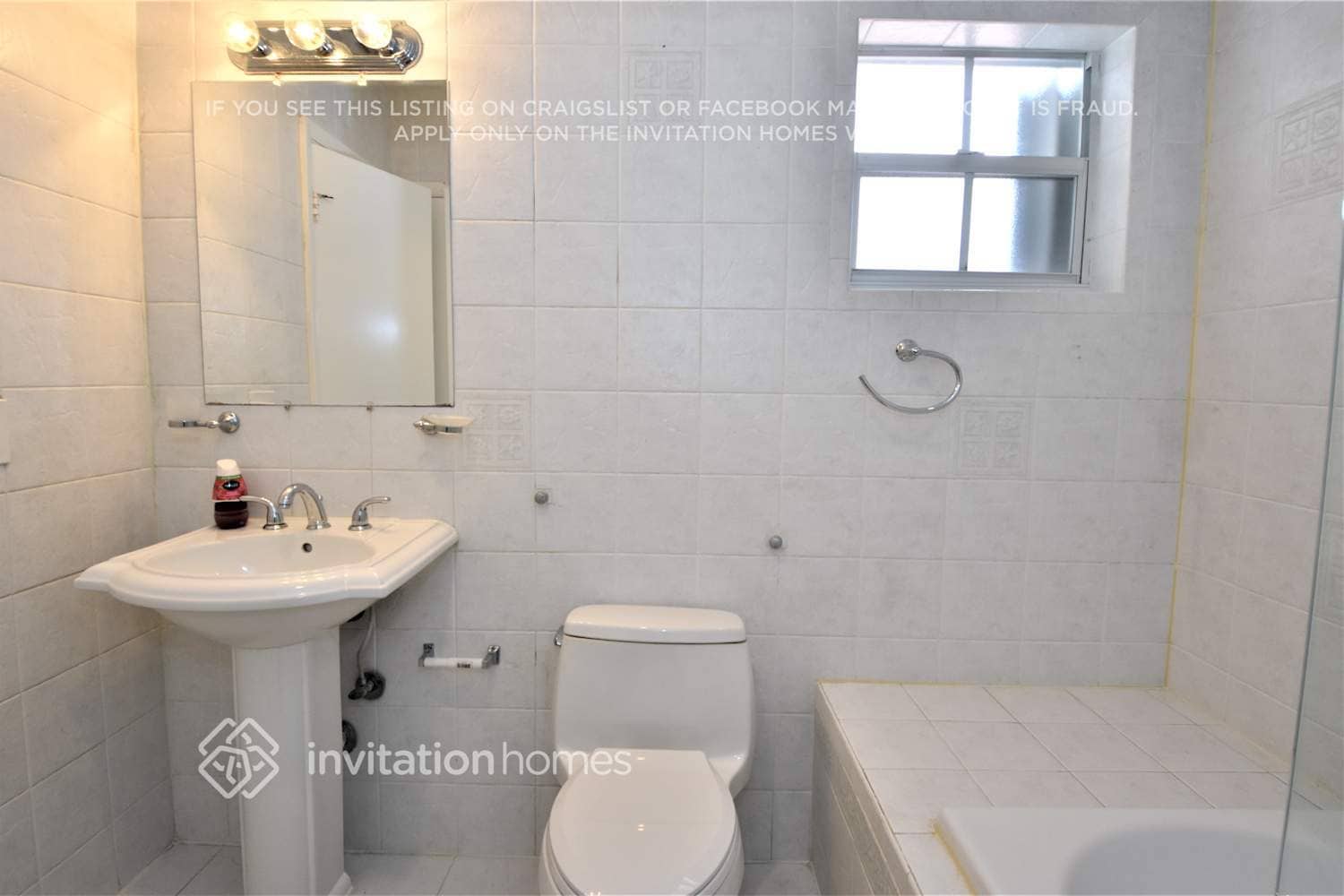 Building Photo - 1720 SW 98th Ct