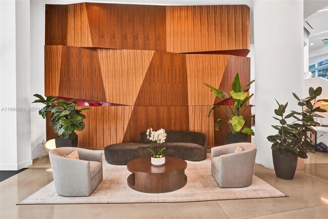 Building Photo - 601 NE 27th St