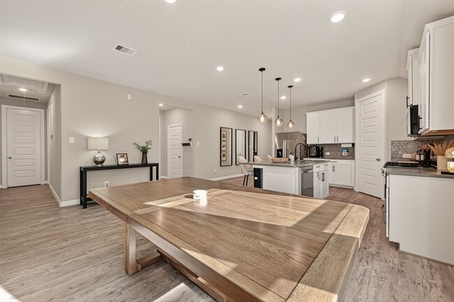 Building Photo - 20223 Sagebrush Hollow Dr