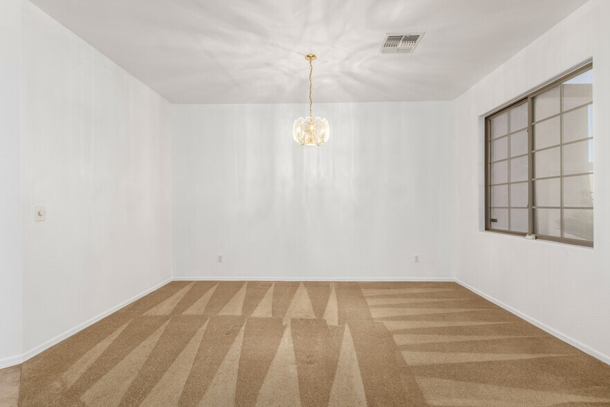 Building Photo - 7402 N 88th Ln