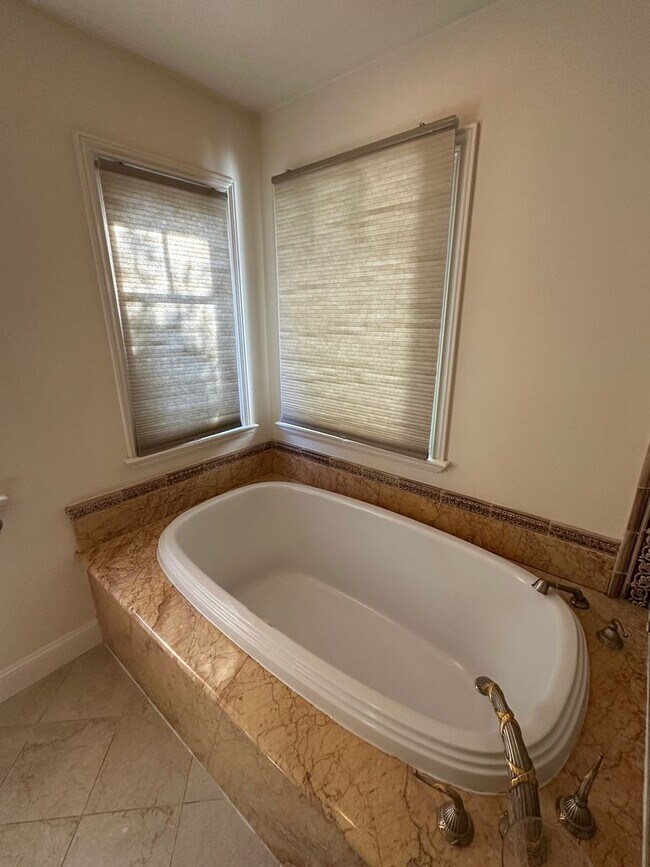 Building Photo - Beautifully Appointed 4 Bed, 2.5 Bath Home...
