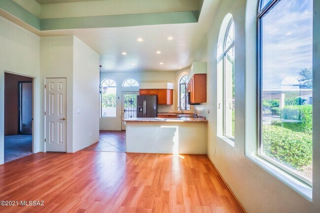 Building Photo - 2421 W Via Di Silvio