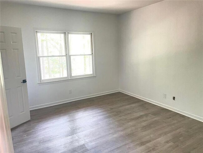 Building Photo - 160 Boxelder Ln