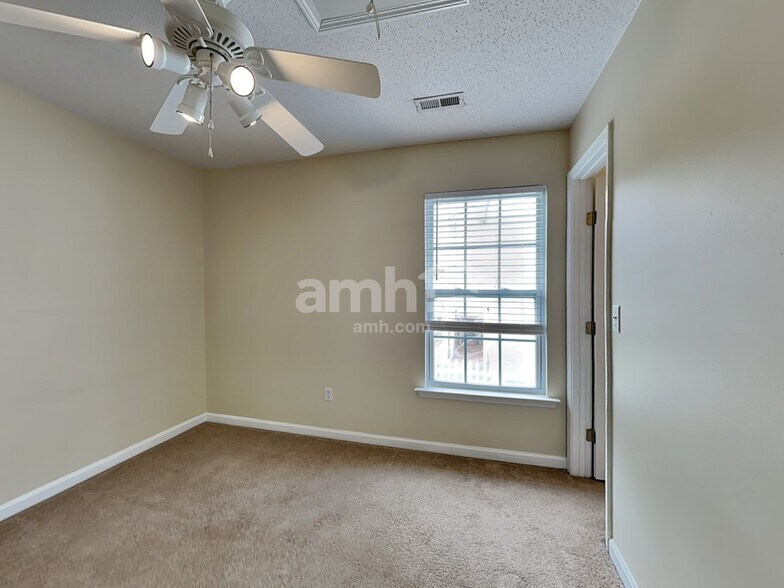 Building Photo - 316 Garfield Ln